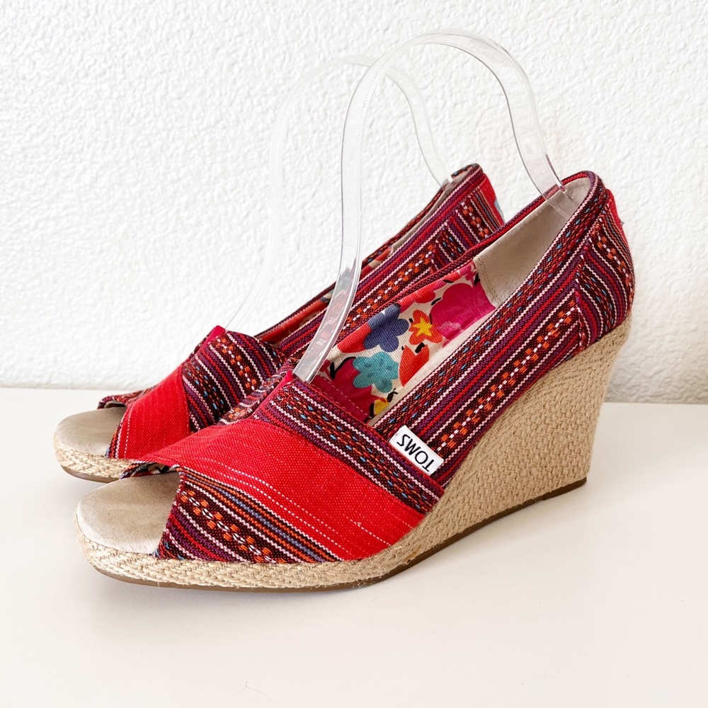 Toms Lina Red Canvas Embroidered Wedges Size 8.5